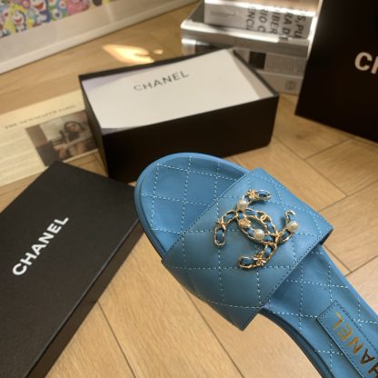 Chanel's new blue spring and summer style flat sandals with ladylike temperament - Image 3