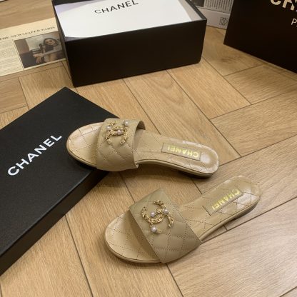 Chanel's new spring and summer apricot-colored flat sandals with a ladylike temperament - Image 3