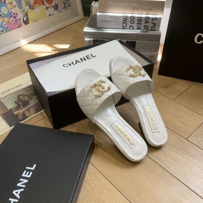Chanel's new white spring and summer style flat sandals with elegant temperament - Image 3