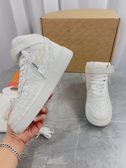 Louis Vuitton couple's co-branded sports shoes - Image 3