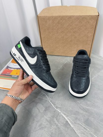 Louis Vuitton couple's co-branded sports shoes - Image 3