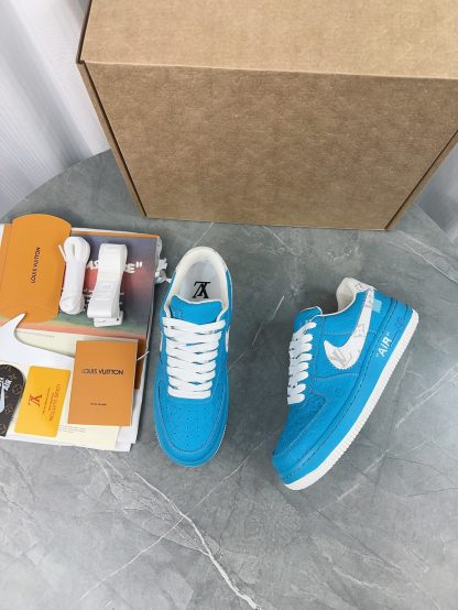 Louis Vuitton couple's co-branded sports shoes - Image 3