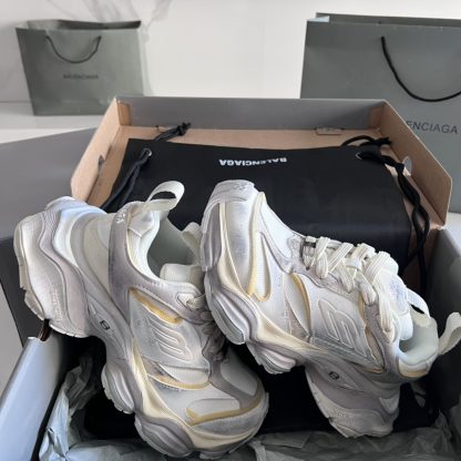 Balenciaga CARGO 23ss runway sneakers - Image 3