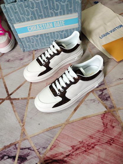 Louis Vuitton's new white thick-soled shoes for early spring - Image 3