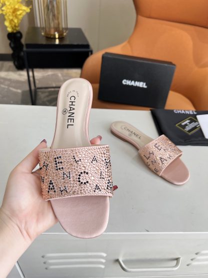 Chanel's most beautiful early spring super shiny beautiful water brick light pink sandals - Image 3