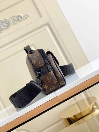 Louis Vuitton S Lock Messenger Bag - Image 3