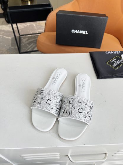 Chanel's most beautiful early spring super shiny beautiful water brick milky white sandals - Image 2