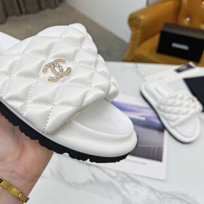 Chanel spring and summer embroidered diamond-shaped platform white sandals - Image 3