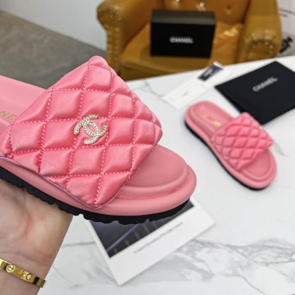 Chanel spring and summer embroidered diamond-shaped platform pink sandals - Image 3
