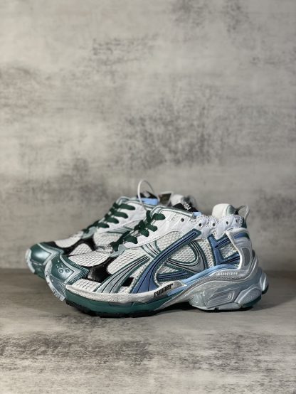 Balenciaga trendy fashionable sneakers - Image 3