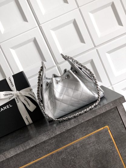 Chanel bag style hippie hobo shiny silver bag - Image 3