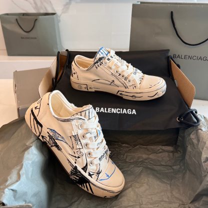Balenciaga Couple's Fashion Graffiti Canvas Shoes - Image 3