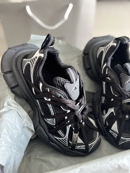 Balenciaga stylish dad shoes - Image 3