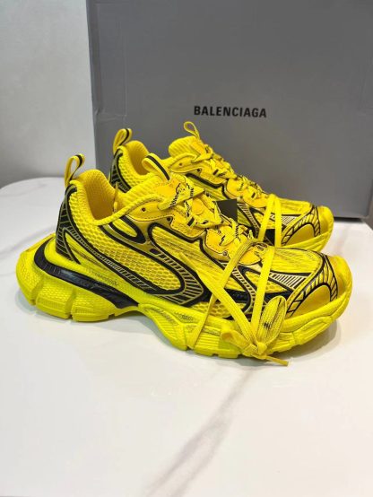 Balenciaga stylish and versatile dad shoes - Image 3