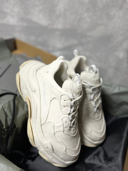 Balenciaga Fashion Canvas Dad Shoes - Image 3