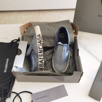 Balenciaga distressed graffiti casual shoes - Image 3