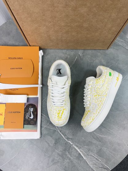 Louis Vuitton couple's co-branded sports shoes - Image 3