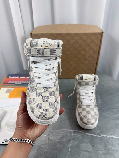 Louis Vuitton couple's co-branded sports shoes - Image 3