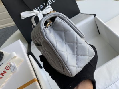Chanel handbag with metal round ball chunky chain handle bag - Image 3