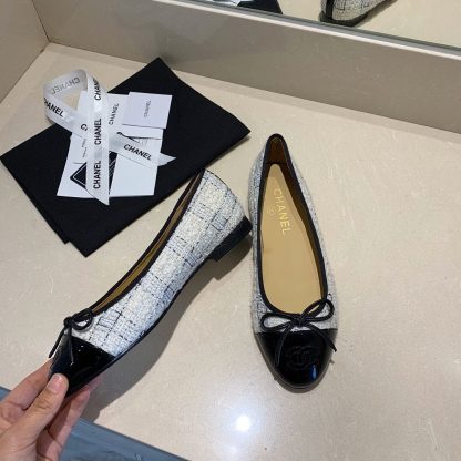 Chanel fashion items black and white elegant and exquisite ballet shoes - Image 3