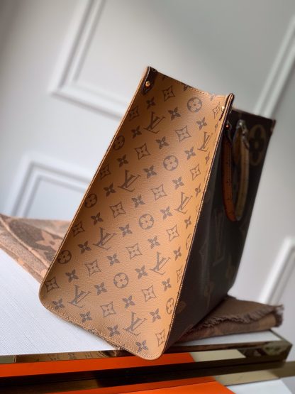 Louis Vuitton ONTHEGO Handbag - Image 3