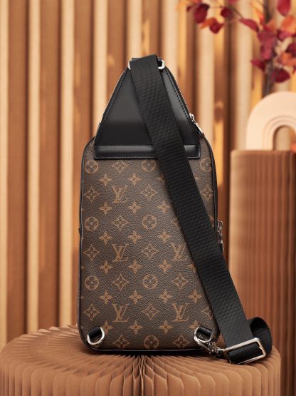 Louis Vuitton Avenue Shoulder Bag - Image 3