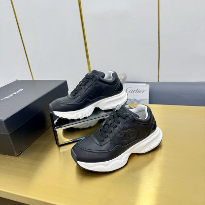 Chanel men's and women's couple's pure black classic casual dad shoes - Image 3