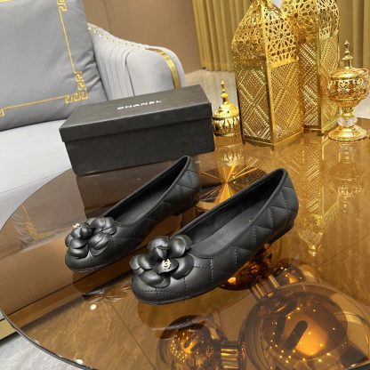Chanel autumn and winter new black with camellia small round head retro loafers - Image 3