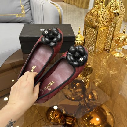 Chanel autumn and winter new red round head with camellia retro loafers - Image 3