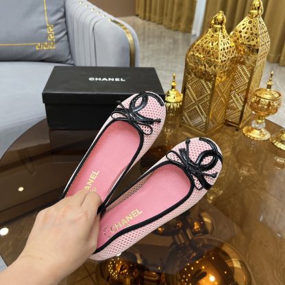 Chanel autumn and winter new pink round head with bow retro loafers - Image 3