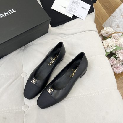 Chanel autumn and winter new small round head black retro loafers - Image 3