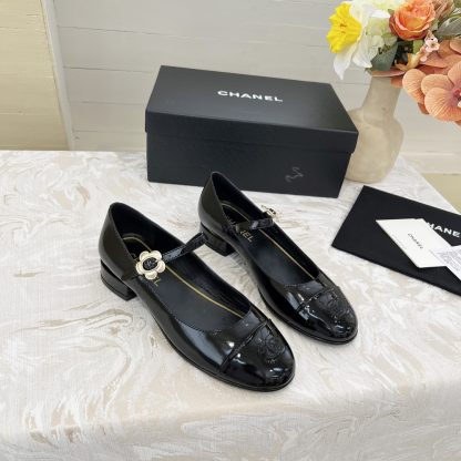 Chanel autumn and winter new black shiny retro style small round head thick heel loafers - Image 3