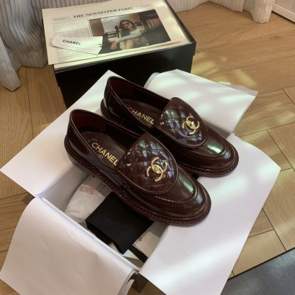 Chanel's new elegant and durable red-brown loafers for early spring - Image 3