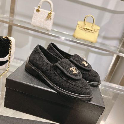 Chanel's new black loafers for early spring - Image 3