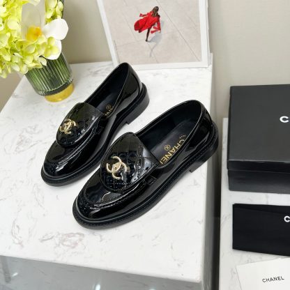 Chanel's early spring black shiny new temperament loafers - Image 3