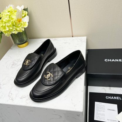 Chanel early spring black matte new temperament loafers - Image 3