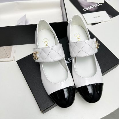 Chanel early spring new white round pointed toe small leather shoes heel height 2.5cm - Image 2