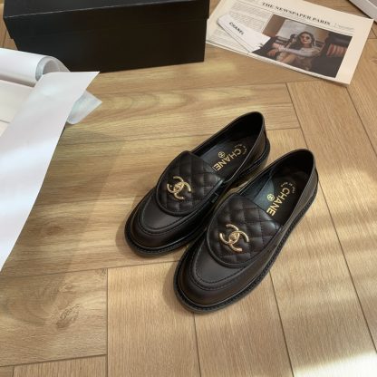 Chanel black early spring new elegant loafers - Image 3