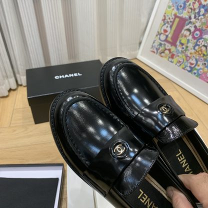 Chanel autumn and winter new black shiny retro style small round head loafers - Image 3