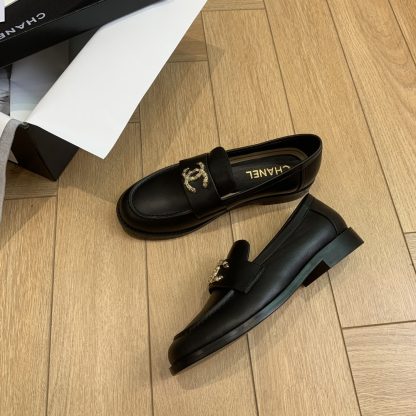 Chanel early spring season new retro style black matte small square head loafers - Image 3