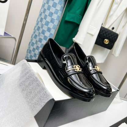 Chanel's new early spring black shiny beautiful and comfortable loafers with a heel height of 2.5cm - Image 3