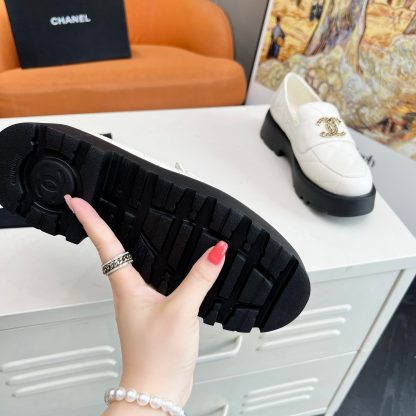 Chanel autumn and winter delicate small round head slim white loafers - Image 3