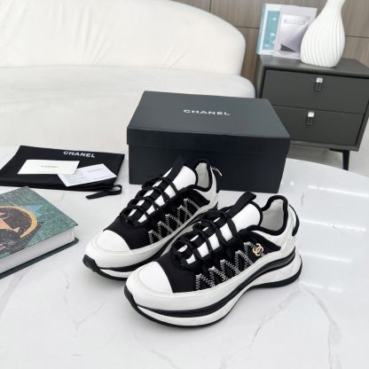 Chanel Spring and Autumn Super Durable White and Black Casual Shoes - Image 3