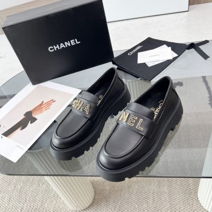 Chanel Autumn and Winter Series Black New Product Small Round Head European and American Catwalk Style Loafers - Image 2
