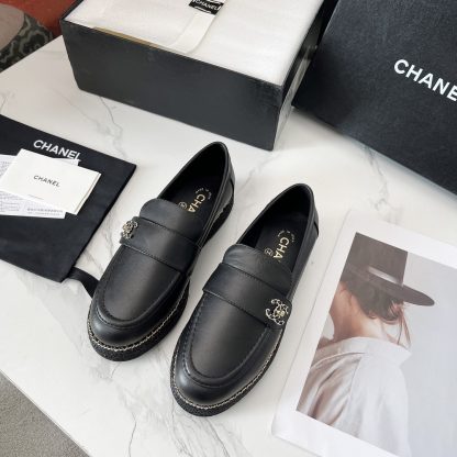 Chanel's new four seasons retro style small round head black loafers - Image 3