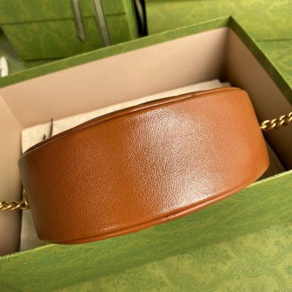 Gucci marmont round leather crossbody bag - Image 3