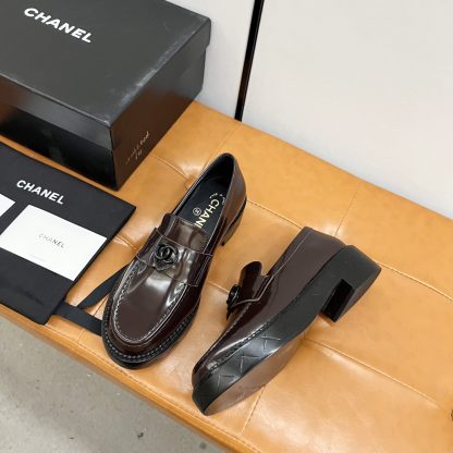 Chanel Autumn Winter Series Brown Small Round Toe Slim Loafers - Image 3