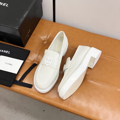 Chanel Autumn and Winter Series White Small Round Toe Slim Loafers - Image 3