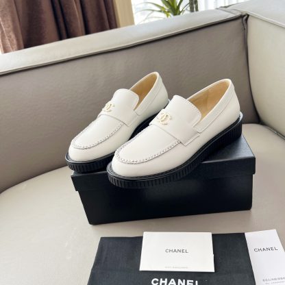 Chanel Early Spring Dance Shoes Series White Small Round Head Retro Loafers - Image 3