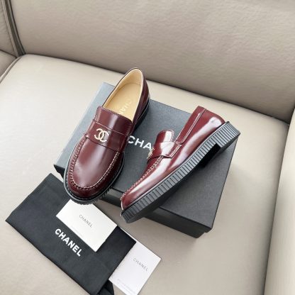 Chanel Early Spring Dance Shoes Series Red Shiny Small Round Head Retro Loafers - Image 2